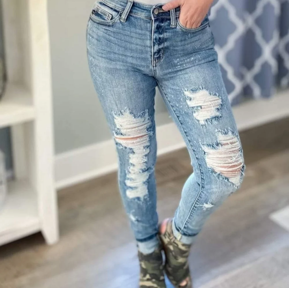 Judy Blue Skinny Jeans - Picture 1 of 2